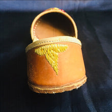 Load image into Gallery viewer, Handmade Ethnic Women Flat Khussa Shoes