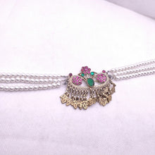 Load image into Gallery viewer, Antique Afghani Choker Three Flower With Pearls