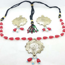 Load image into Gallery viewer, Tribal Red and White Beaded Jewelry Set