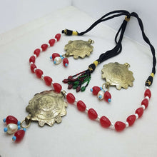 Load image into Gallery viewer, Tribal Red and White Beaded Jewelry Set