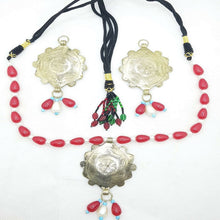 Load image into Gallery viewer, Tribal Red and White Beaded Jewelry Set
