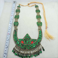 Load image into Gallery viewer, Glass Stones Pendant Necklace With Dangling Tassels