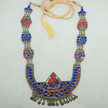 Load image into Gallery viewer, Glass Stones Pendant Necklace With Dangling Tassels