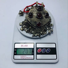 Load image into Gallery viewer, Beaded Chain Necklace With Silver Massive Pendant