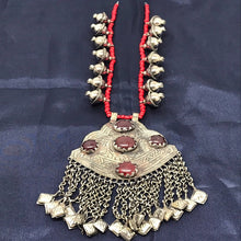Load image into Gallery viewer, Beaded Chain Necklace With Silver Massive Pendant