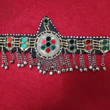 Load image into Gallery viewer, Hairpiece jewelry, Traditional Matha patti Head Piece