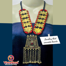 Load image into Gallery viewer, Long Red Beaded Vintage Pendant Necklace