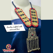 Load image into Gallery viewer, Long Red Beaded Vintage Pendant Necklace