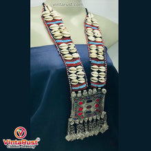 Load image into Gallery viewer, Long Straps Pendant Necklace With Shells and Beads