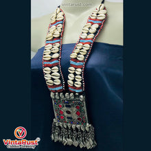 Load image into Gallery viewer, Long Straps Pendant Necklace With Shells and Beads