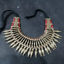 Load image into Gallery viewer, Vintage Metal Spikes Choker Necklace With Beads