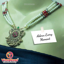 Load image into Gallery viewer, Multicolor Beaded Chain Necklace With Silver Motif Pendant