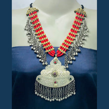 Load image into Gallery viewer, Multilayers Beaded Necklace With Silver Vintage Pendant