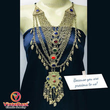 Load image into Gallery viewer, Multilayers Bib Necklace With Dangling Massive Pendant