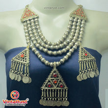 Load image into Gallery viewer, Metal Beaded Chain Necklace With Dangling Pendants