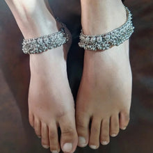 Load image into Gallery viewer, Oxidized Silver Kuchi Bells Anklets Pair
