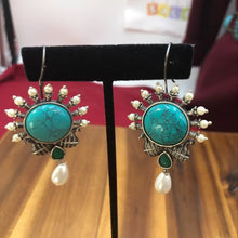 Load image into Gallery viewer, Pearls and Turquoise Stone Earrings