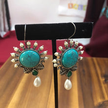 Load image into Gallery viewer, Pearls and Turquoise Stone Earrings