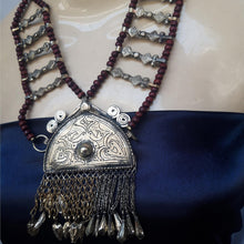 Load image into Gallery viewer, Tribal Wide Wooden Beaded Chain Pendant Necklace