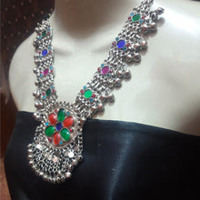 Load image into Gallery viewer, Tribal Pendant Necklace With Glass Stones