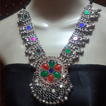 Load image into Gallery viewer, Tribal Pendant Necklace With Glass Stones