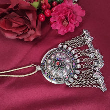 Load image into Gallery viewer, Traditional Metal Round Long Necklace
