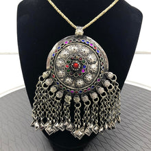 Load image into Gallery viewer, Traditional Metal Round Long Necklace