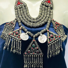 Load image into Gallery viewer, Beaded Multilayers Necklace With Dangling Pendants