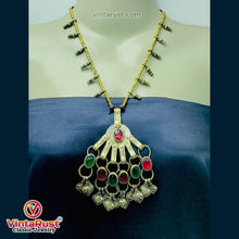 Load image into Gallery viewer, Tribal Big Pendant Necklace With Glass Stones