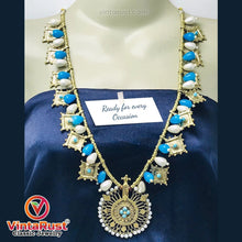 Load image into Gallery viewer, Tribal Jewelry Set With Pearls And Golden Big Motif