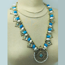 Load image into Gallery viewer, Tribal Jewelry Set With Pearls And Golden Big Motif