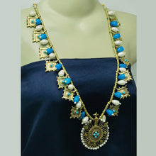 Load image into Gallery viewer, Tribal Jewelry Set With Pearls And Golden Big Motif