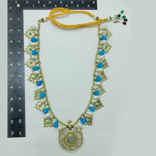 Load image into Gallery viewer, Tribal Jewelry Set With Pearls And Golden Big Motif