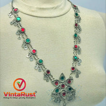 Load image into Gallery viewer, Tribal Pendant Necklace With Red and Green Glass Stone