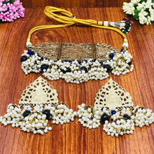 Load image into Gallery viewer, Amulet Cum Choker Style Necklace And Earrings With Jwellery set
