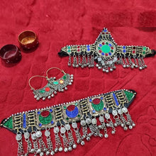 Load image into Gallery viewer, Traditional Matha Patti Chokers Jewelry Set