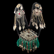 Load image into Gallery viewer, Turkmen Big Pendant Style Necklace