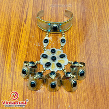 Load image into Gallery viewer, Turkmen Slave Bracelet With Black Stones and Turquoise
