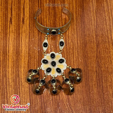 Load image into Gallery viewer, Turkmen Slave Bracelet With Black Stones and Turquoise