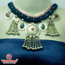 Load image into Gallery viewer, Vintage Black Necklace With Dangling Pendants