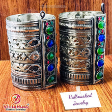 Load image into Gallery viewer, Vintage Blue and Green Glass Stones Handcuff