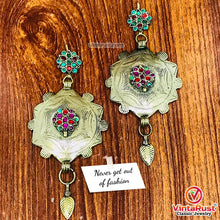 Load image into Gallery viewer, Vintage Massive Tribal Golden Tone Dangle Earrings