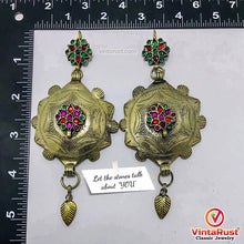 Load image into Gallery viewer, Vintage Massive Tribal Golden Tone Dangle Earrings