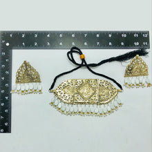 Load image into Gallery viewer, Vintage White Stones and Pearls Jewelry Set