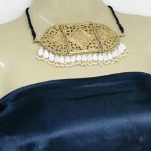 Load image into Gallery viewer, Vintage White Stones and Pearls Jewelry Set