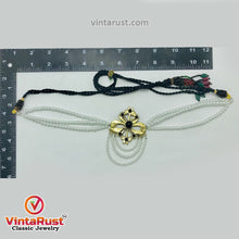 Load image into Gallery viewer, White Pearls Jewelry Set With Black Beads