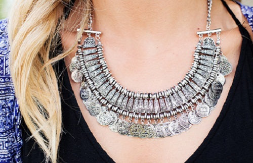 Putting Your Vintage Jewelry on Modern Outfits
