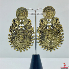 Load image into Gallery viewer, Vintage Massive Golden Tone Tribal Earrings
