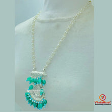 Load image into Gallery viewer, Oxidized Silver Jewelry Set With Green Stones
