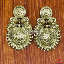 Load image into Gallery viewer, Vintage Massive Golden Tone Tribal Earrings
